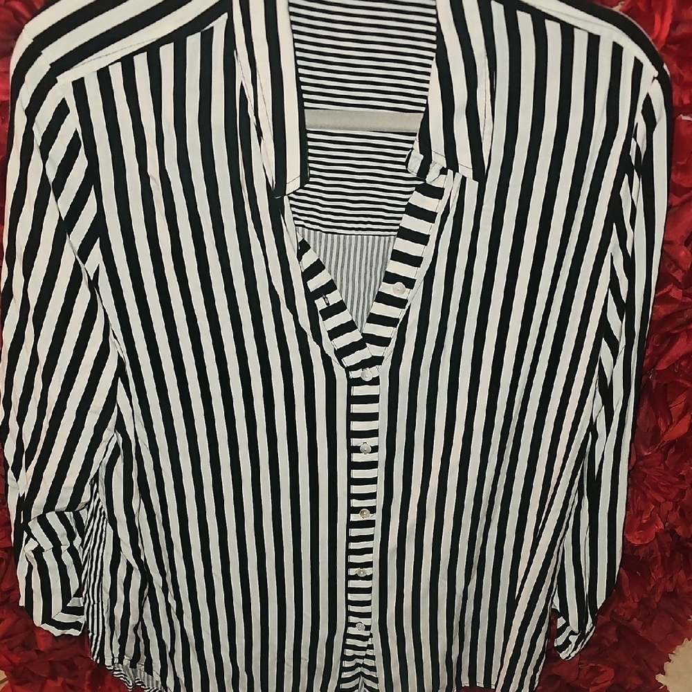 Jane + Delancey Women's Black and White Striped Shirt Size Xlarge